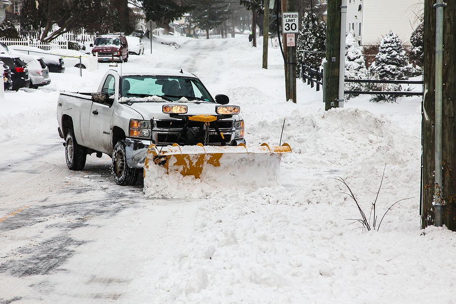 Tips for Driving with a Snow Plow